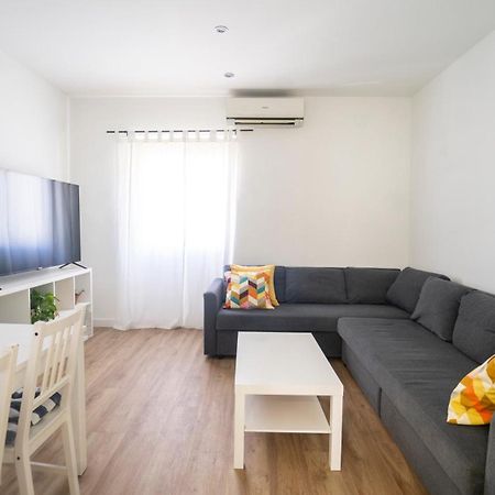 Apartamentos céntricos, parking, wifi y A/C Granada Kültér fotó