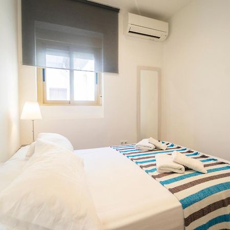 Apartamentos céntricos, parking, wifi y A/C Granada Kültér fotó
