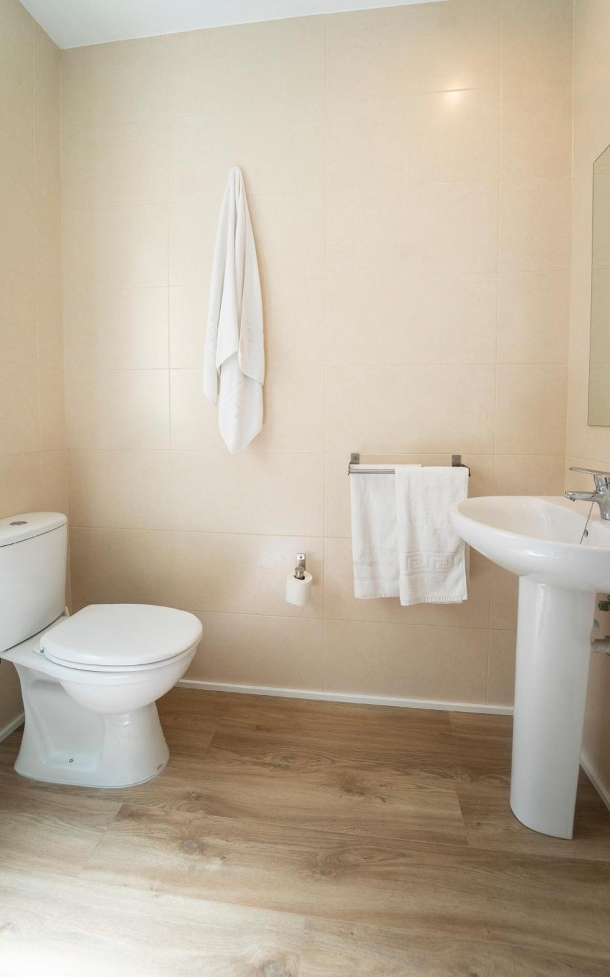 Apartamentos céntricos, parking, wifi y A/C Granada Kültér fotó