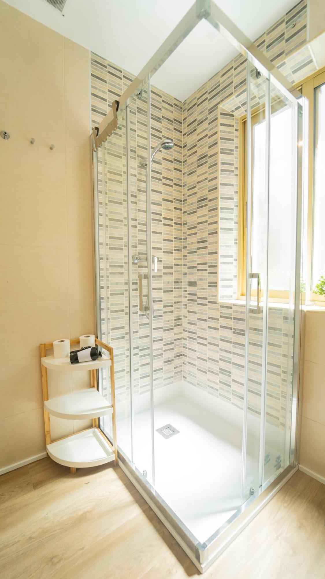 Apartamentos céntricos, parking, wifi y A/C Granada Kültér fotó