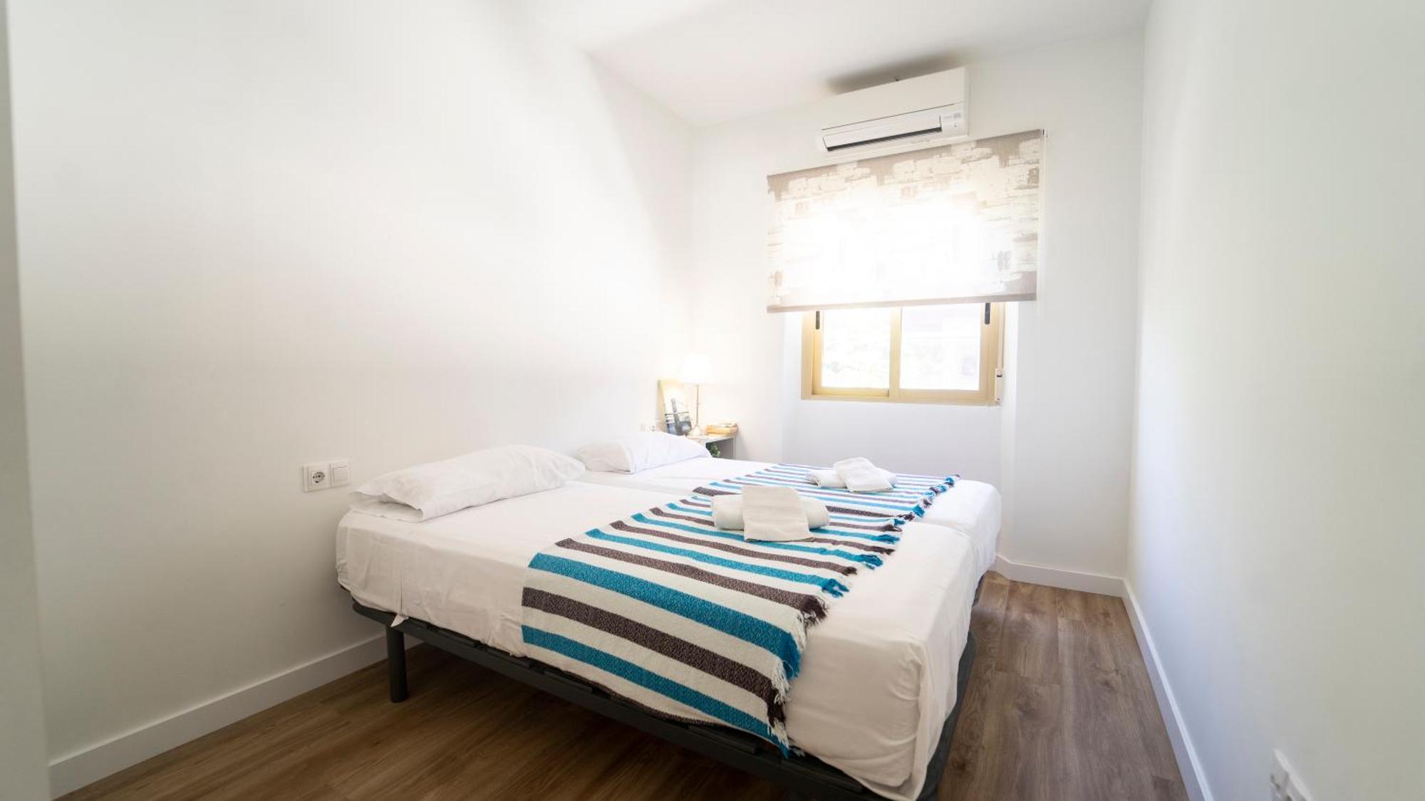 Apartamentos céntricos, parking, wifi y A/C Granada Kültér fotó