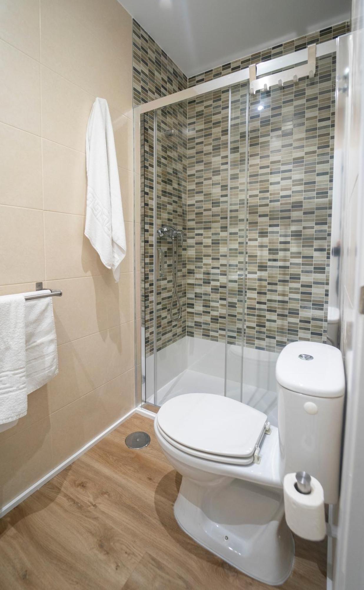Apartamentos céntricos, parking, wifi y A/C Granada Kültér fotó