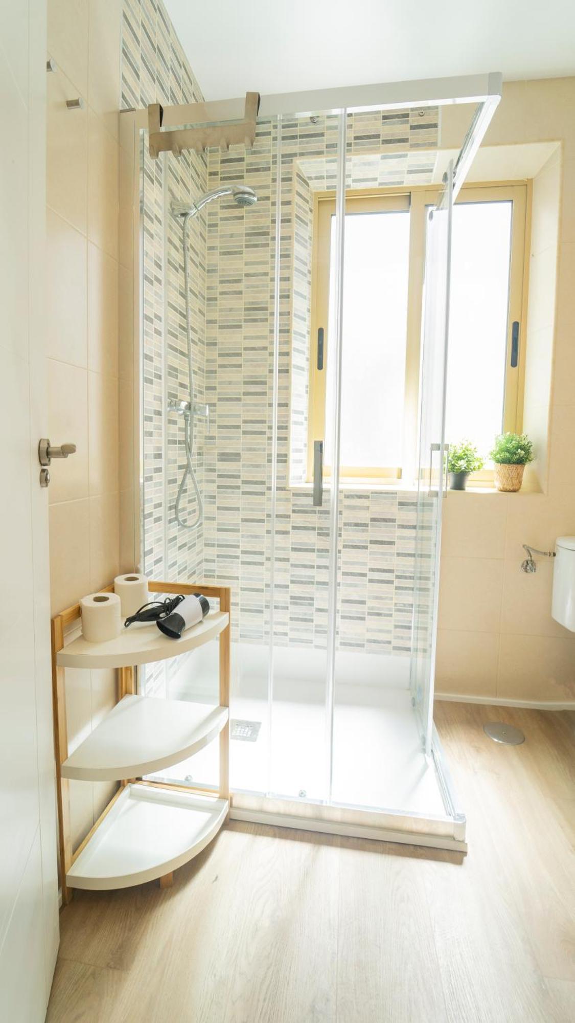 Apartamentos céntricos, parking, wifi y A/C Granada Kültér fotó