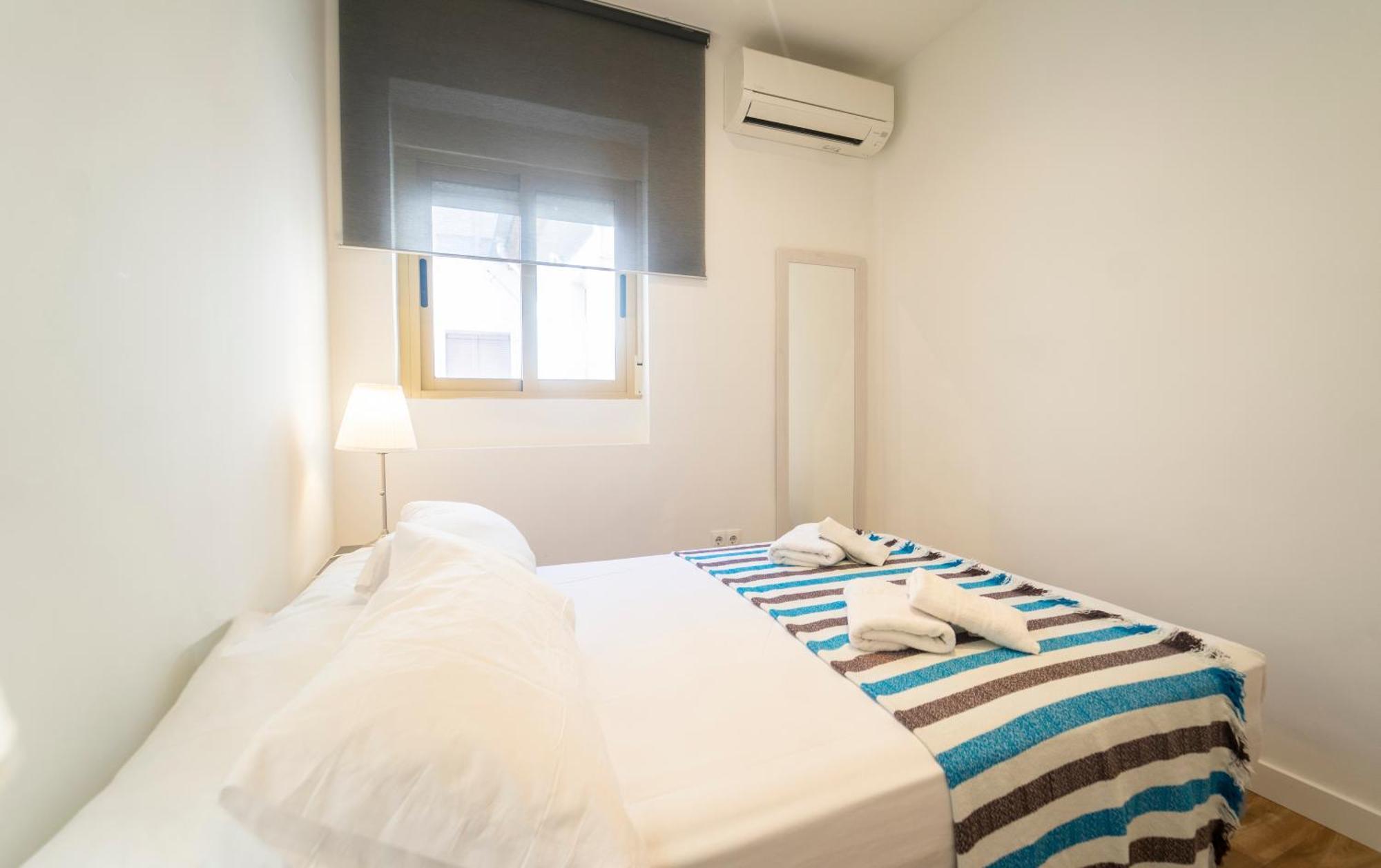 Apartamentos céntricos, parking, wifi y A/C Granada Kültér fotó